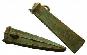 Amoricanische_Tuellenbeile, Bretagne, 900-800 v.Chr., Bronze. Foto OeNB
