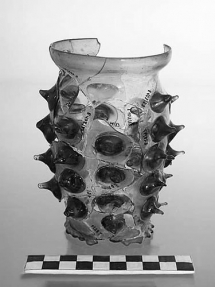 Nuppenglas, grünliches Glas, um 1460
