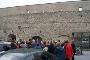 Tag des Denkmal2 2013, Stadtmauerführung mit Dr. Alexander Zanesco, Foto: Stadtarchäologie Hall i.T.